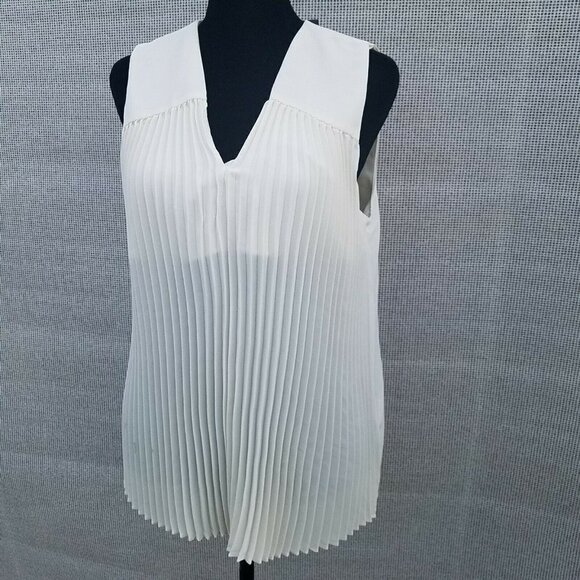 Alfani Short Sleeve V-neck Pleated Blouse Women's.  Size Medium. New With Tags. - Picture 6 of 12